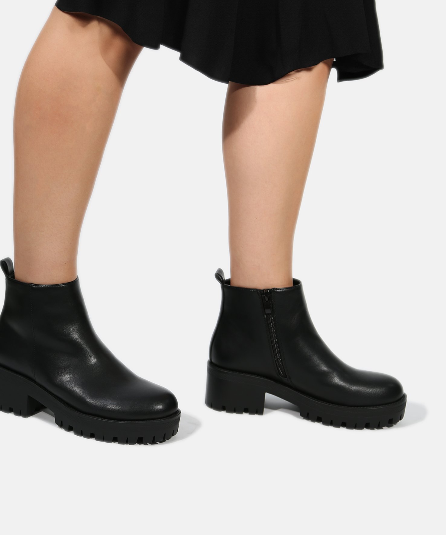 Botins chelsea image number null